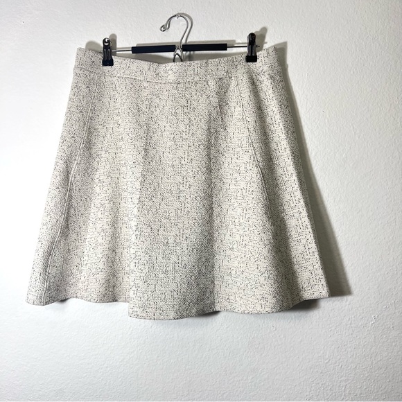 Ann Taylor Dresses & Skirts - ANN TAYLOR SKIRT SZ LP